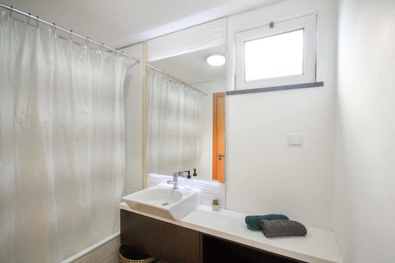 Spacious 3 Bedroom By The Beach Canico  Exterior photo